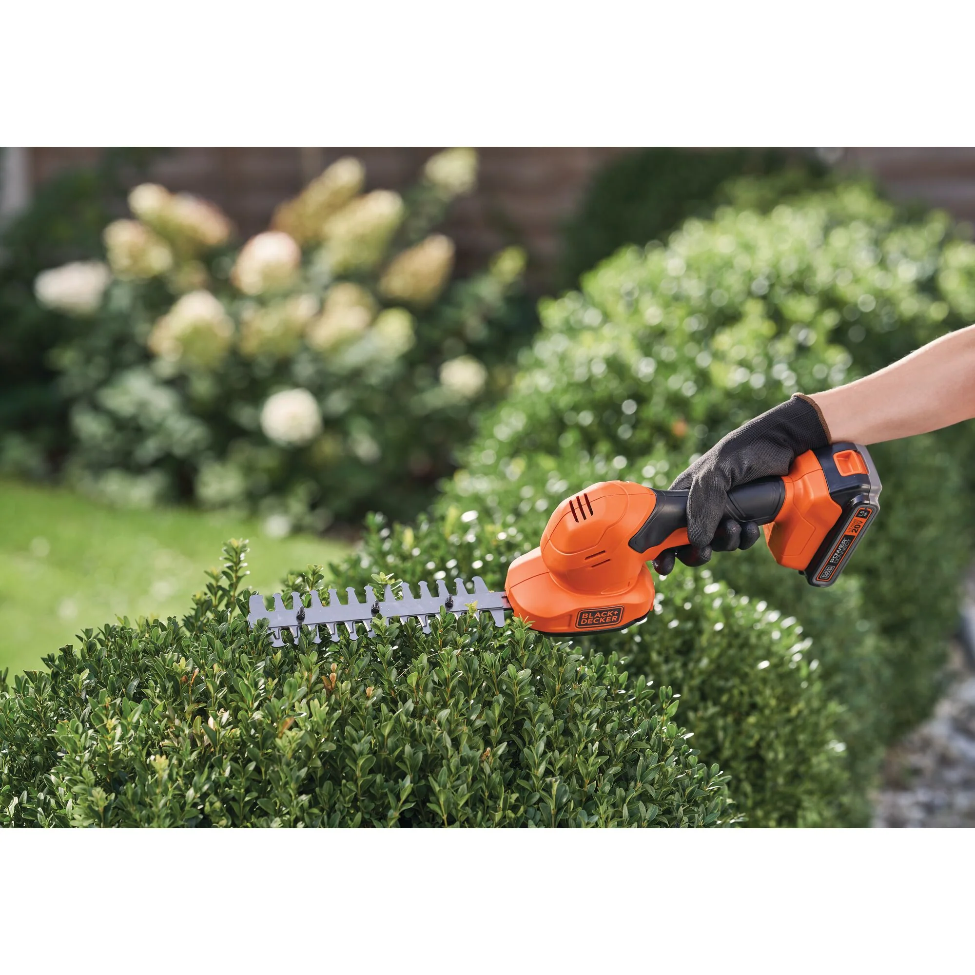 20V MAX* POWERCONNECT™ 3/8 Inch Cordless Shear Shrubber, Battery and Charger Included - Image 3