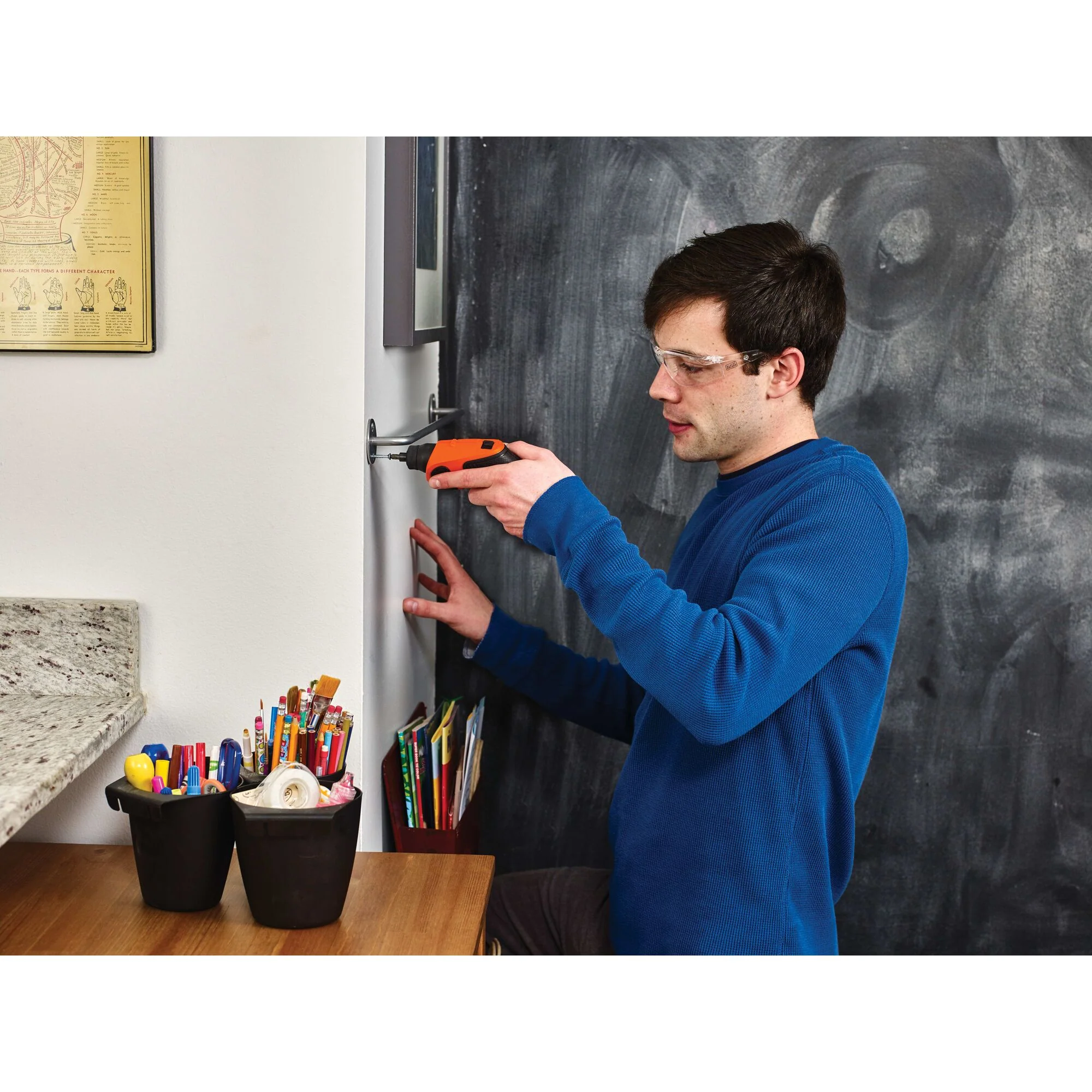 4V MAX* Cordless Screwdriver - Image 3