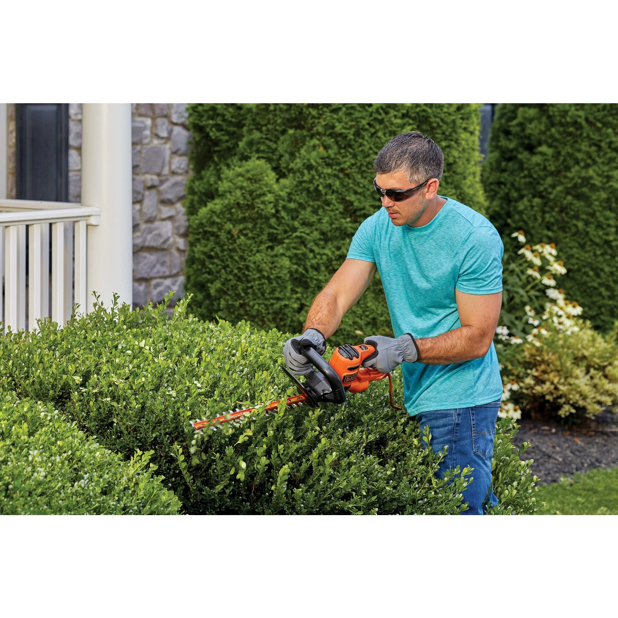 3.0 Amp 16 In. Electric compact Hedge Trimmer - Image 3